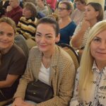 spotkanie prozdrowotne w auli hotelowej.