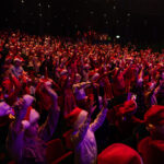 Uroczystość w filharmonii z udziałem kilkuset dzieci.