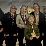 Zdjęcie grupowe harcerzy.