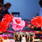 Tworzenie kolorowych róży z bibuły.