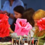 Tworzenie kolorowych róży z bibuły.