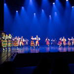 Laureaci na scenie opery.