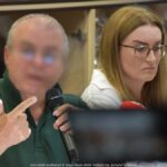 Spotkanie grupy osób dorosłych w sali konferencyjnej urzędu miasta.