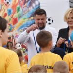 Uroczystość wręczania nagród dzieciom.