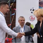 Uroczystość wręczania nagród dzieciom.