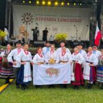 Zdjęcie członków zespołu podczas festiwalu.