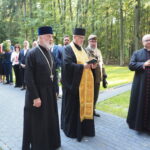 zdjęcie przedstawia księży